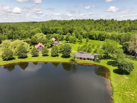 14 Bartlett Road Kensington NH 03833