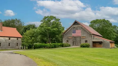 14 Bartlett Road Kensington NH 03833