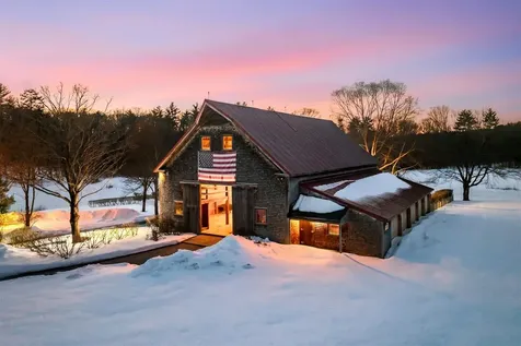 14 Bartlett Road Kensington NH 03833