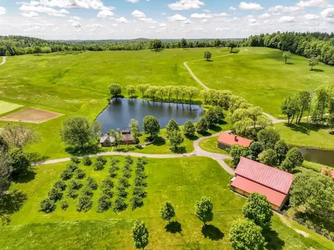 14 Bartlett Road Kensington NH 03833