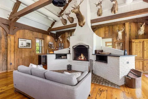 14 Bartlett Road Kensington NH 03833