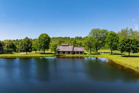 14 Bartlett Road Kensington NH 03833
