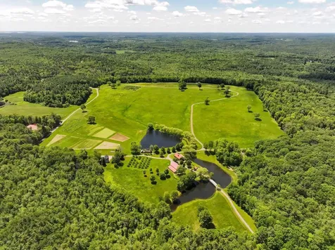 14 Bartlett Road Kensington NH 03833