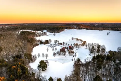 14 Bartlett Road Kensington NH 03833