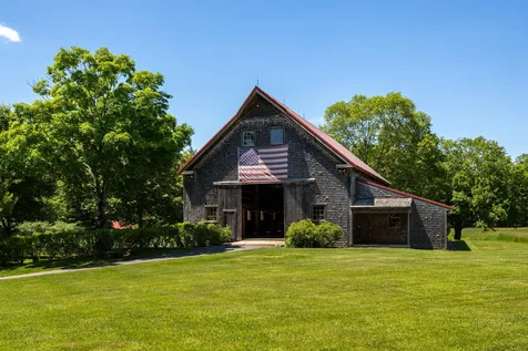 14 Bartlett Road Kensington NH 03833