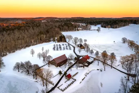 14 Bartlett Road Kensington NH 03833