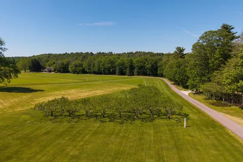 14 Bartlett Road Kensington NH 03833