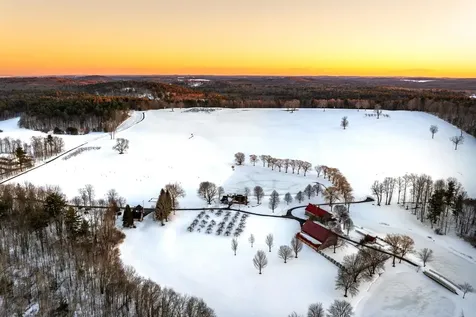 14 Bartlett Road Kensington NH 03833