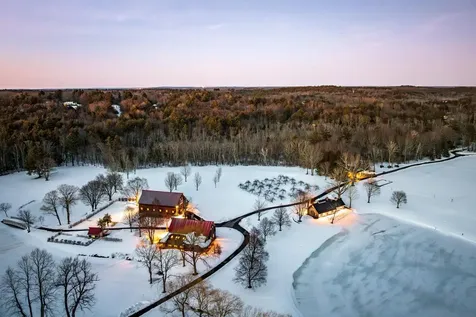 14 Bartlett Road Kensington NH 03833