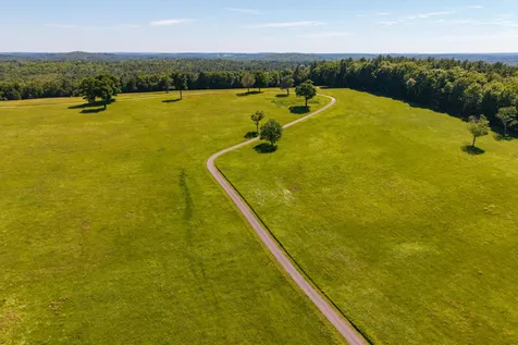 14 Bartlett Road Kensington NH 03833