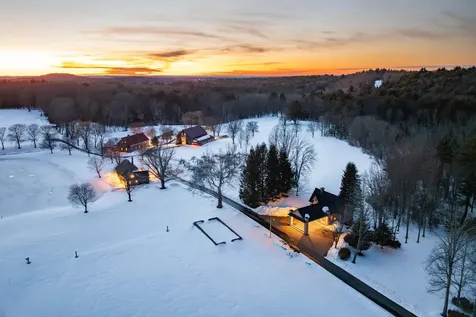 14 Bartlett Road Kensington NH 03833