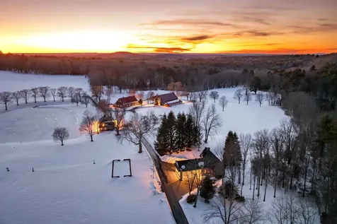 14 Bartlett Road Kensington NH 03833