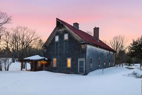 14 Bartlett Road Kensington NH 03833