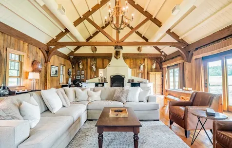 14 Bartlett Road Kensington NH 03833