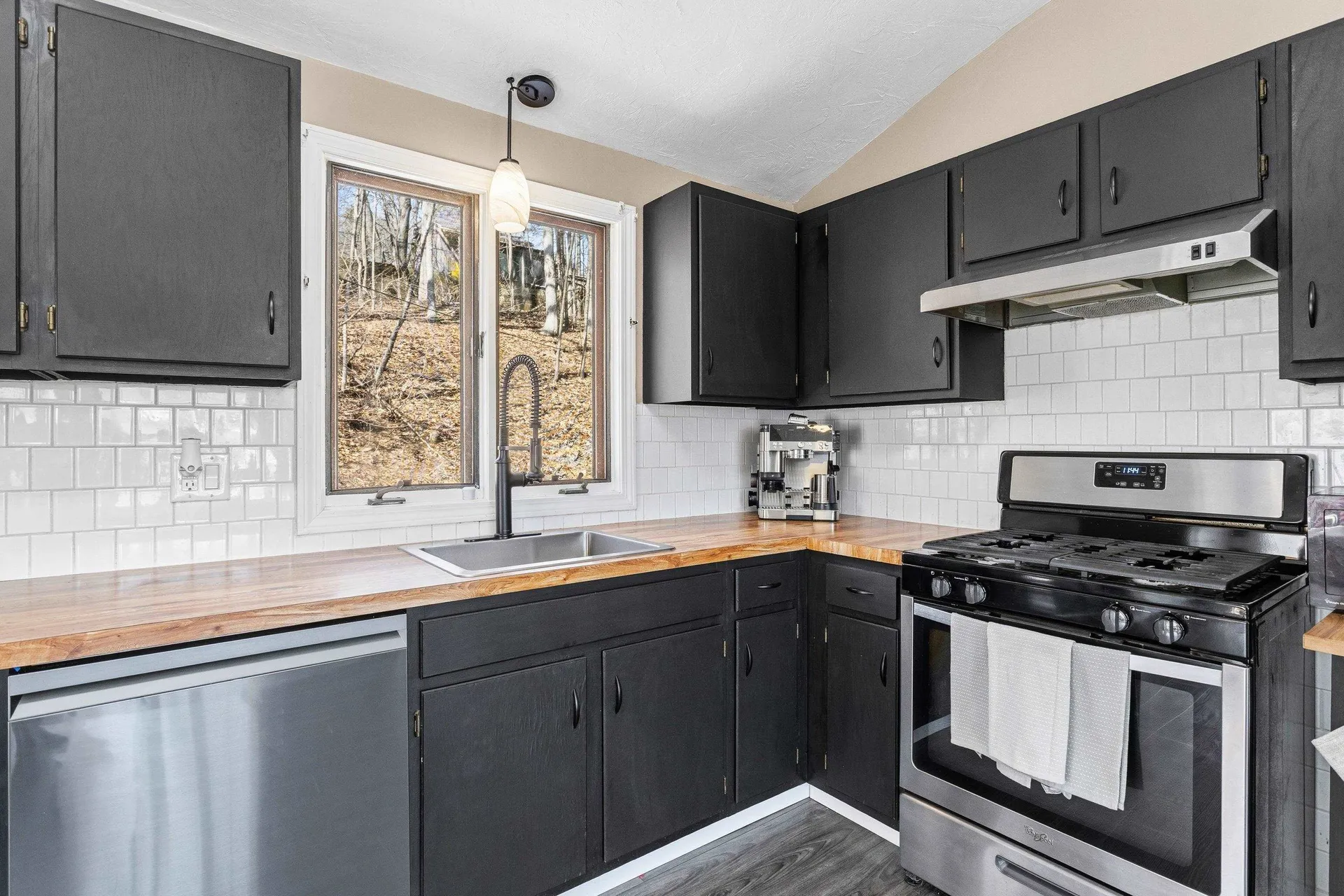 32 Syracuse Road Nashua NH 03064