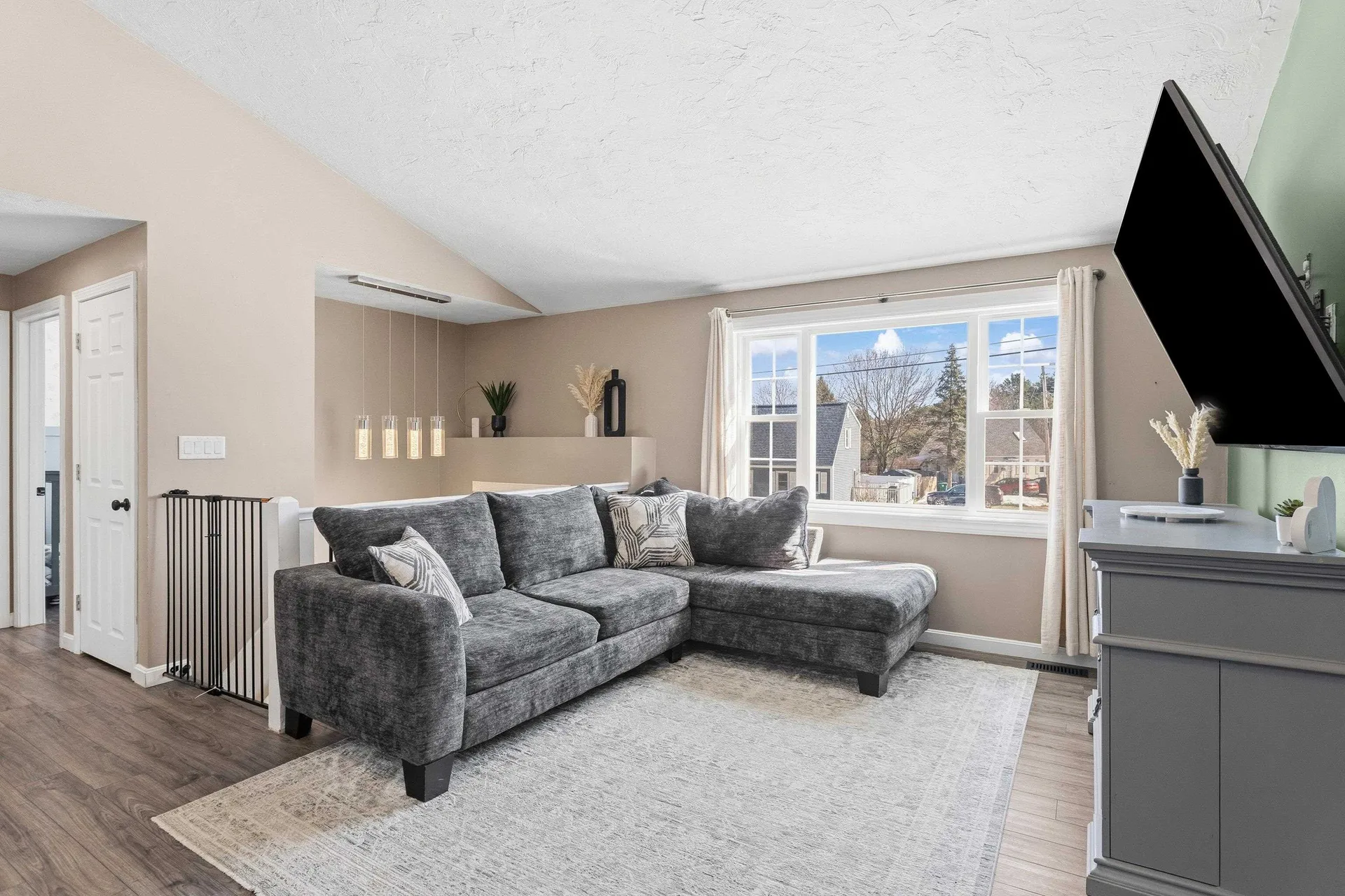 32 Syracuse Road Nashua NH 03064