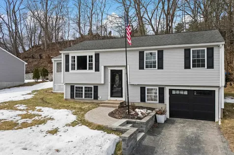 32 Syracuse Road Nashua NH 03064