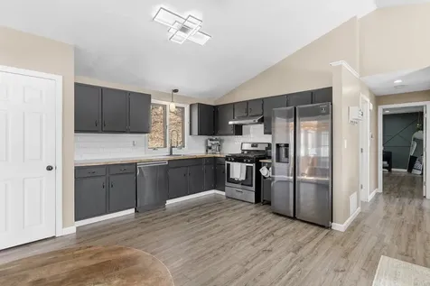 32 Syracuse Road Nashua NH 03064