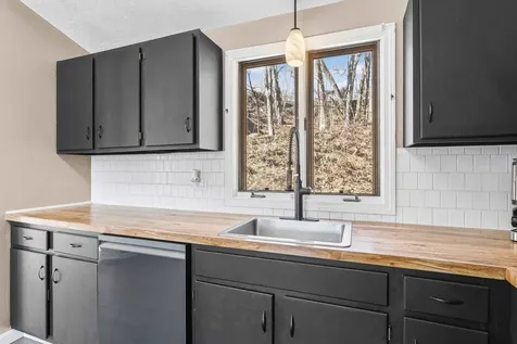 32 Syracuse Road Nashua NH 03064
