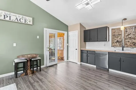 32 Syracuse Road Nashua NH 03064