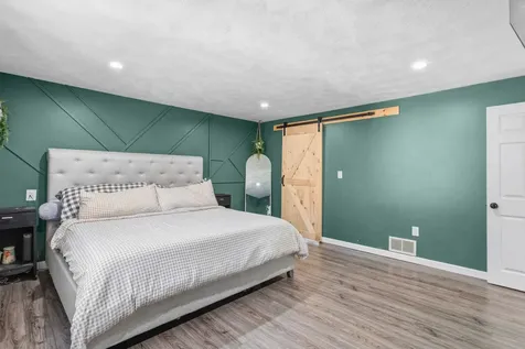 32 Syracuse Road Nashua NH 03064