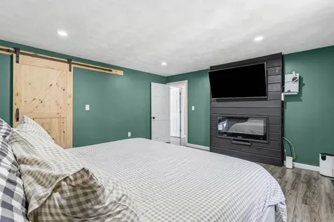 32 Syracuse Road Nashua NH 03064
