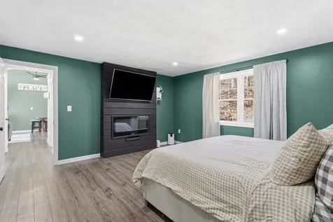 32 Syracuse Road Nashua NH 03064