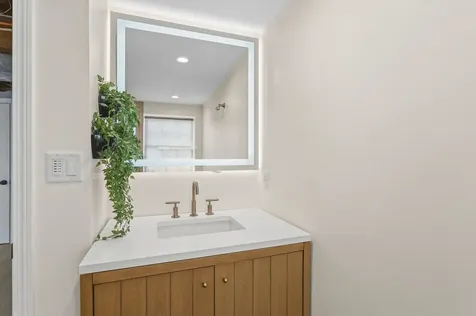 32 Syracuse Road Nashua NH 03064