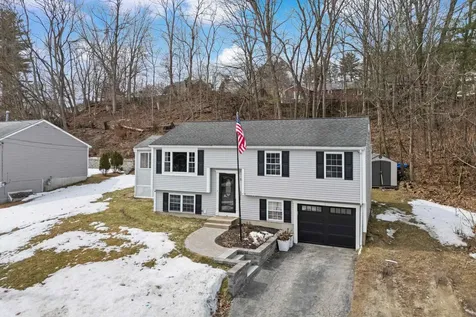 32 Syracuse Road Nashua NH 03064