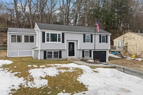 32 Syracuse Road Nashua NH 03064