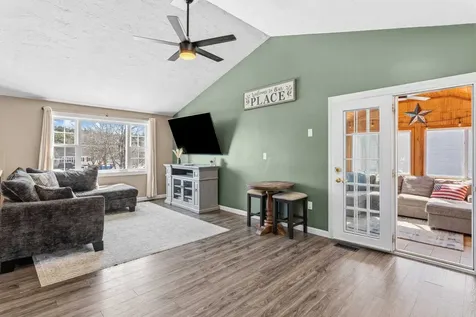 32 Syracuse Road Nashua NH 03064