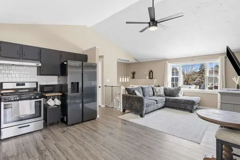 32 Syracuse Road Nashua NH 03064