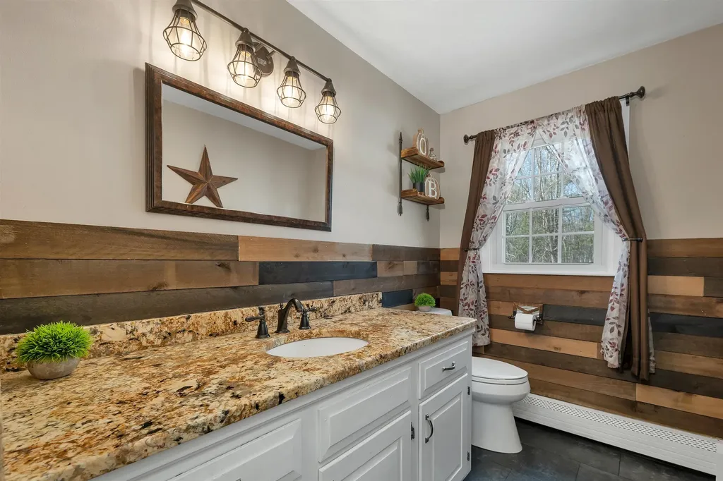 27 Cole Street Salem NH 03079