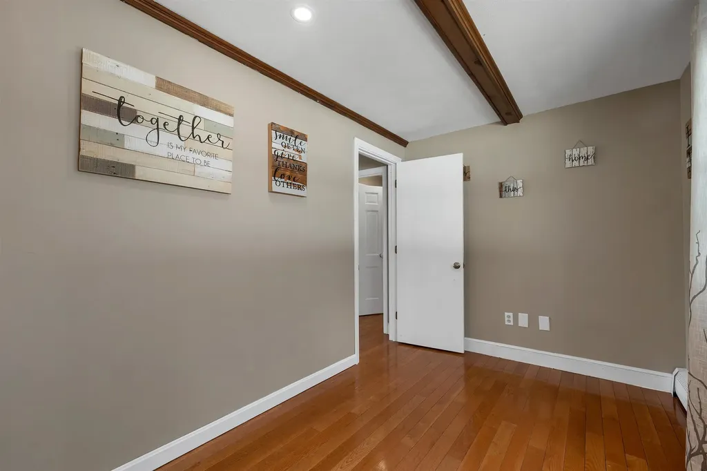 27 Cole Street Salem NH 03079