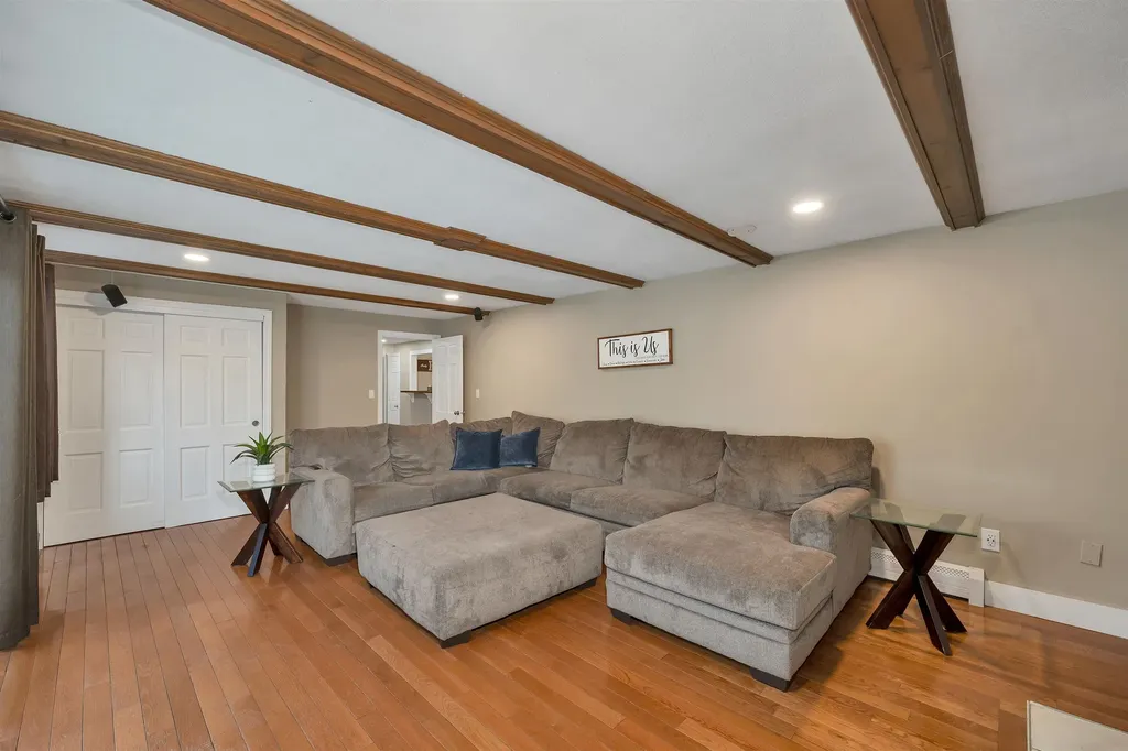 27 Cole Street Salem NH 03079