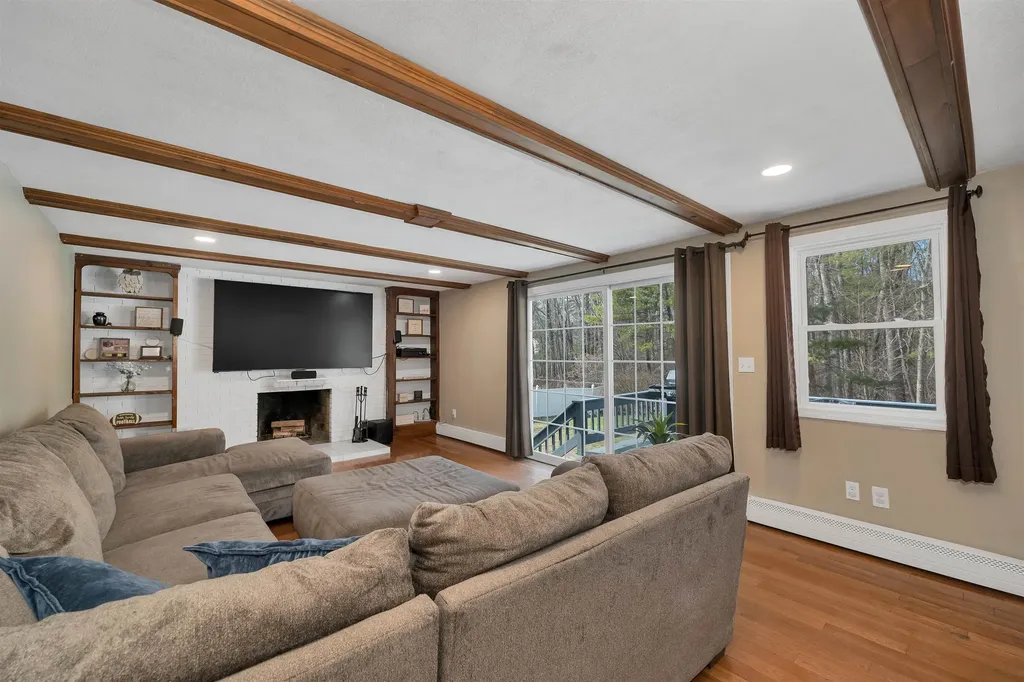 27 Cole Street Salem NH 03079