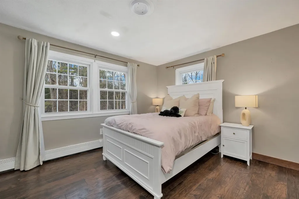 27 Cole Street Salem NH 03079