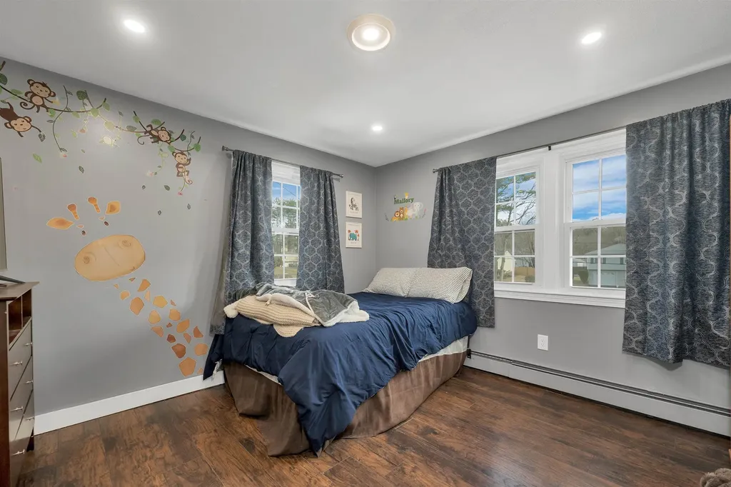 27 Cole Street Salem NH 03079