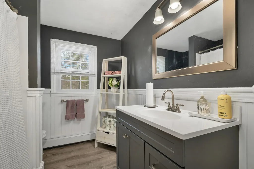 27 Cole Street Salem NH 03079