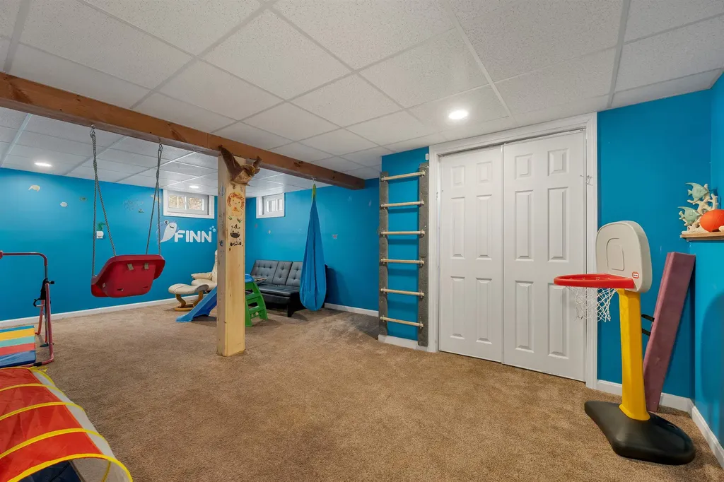 27 Cole Street Salem NH 03079