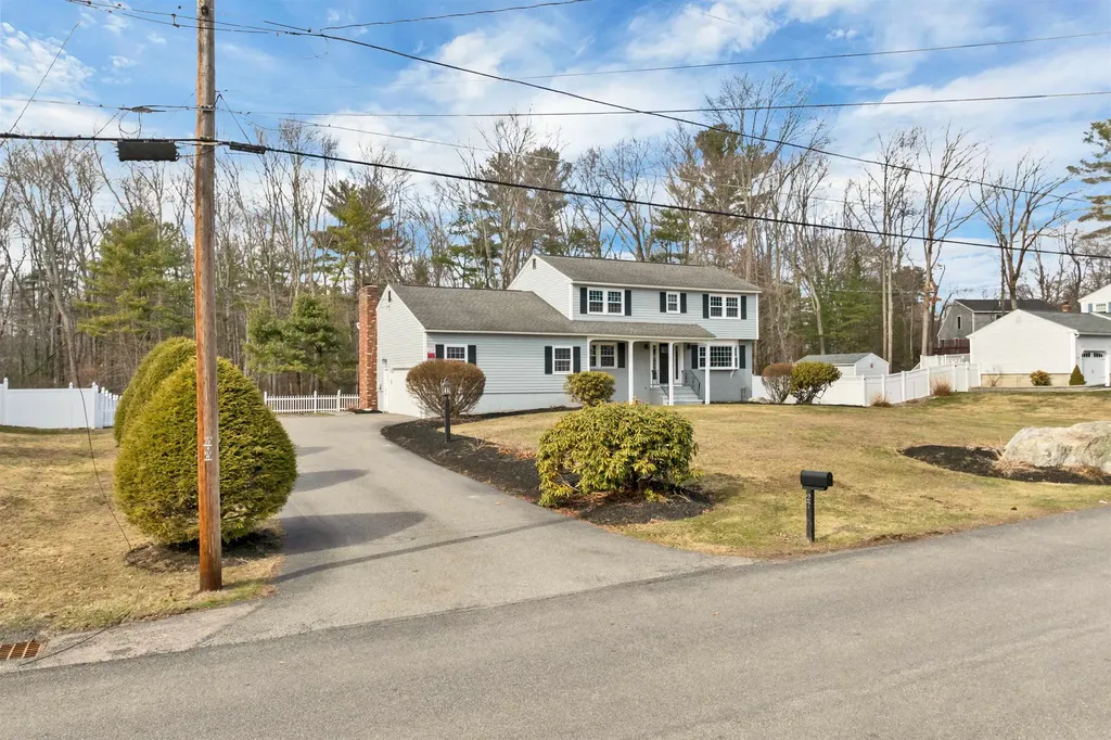 27 Cole Street Salem NH 03079