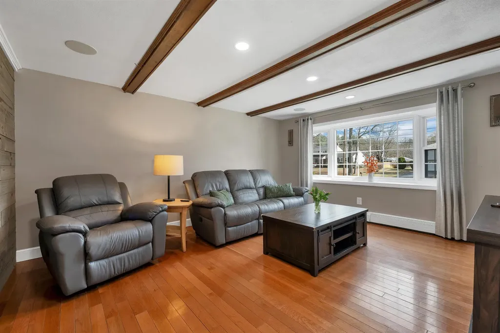 27 Cole Street Salem NH 03079