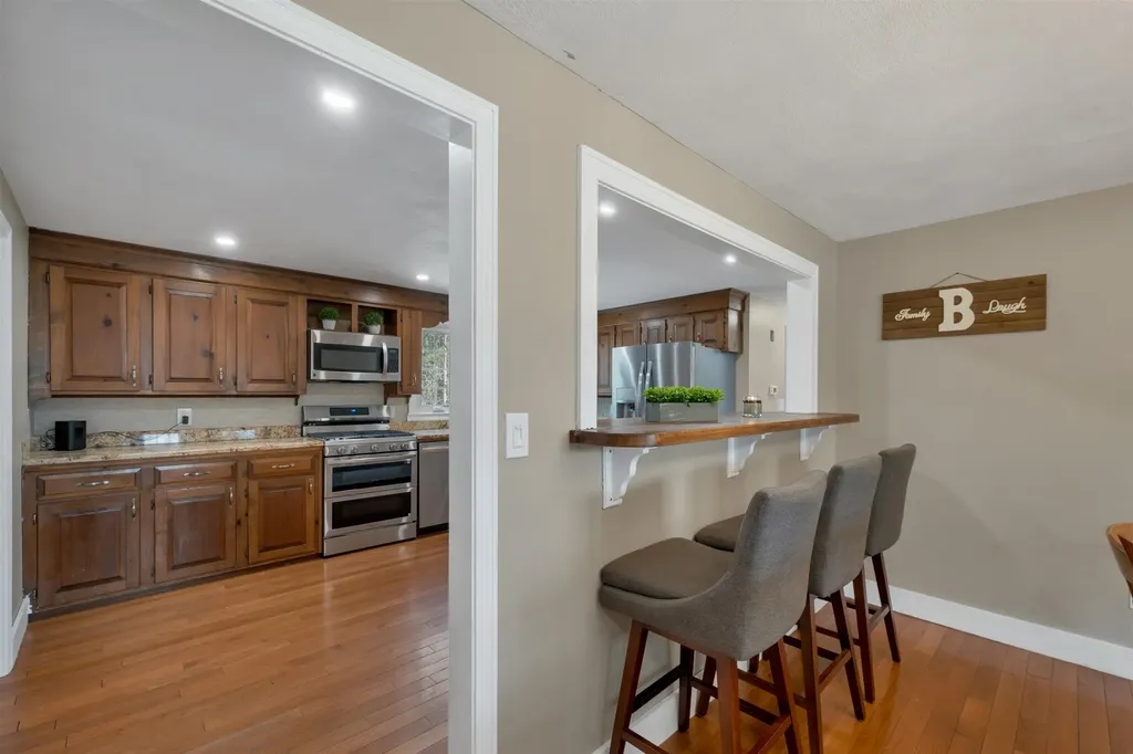 27 Cole Street Salem NH 03079