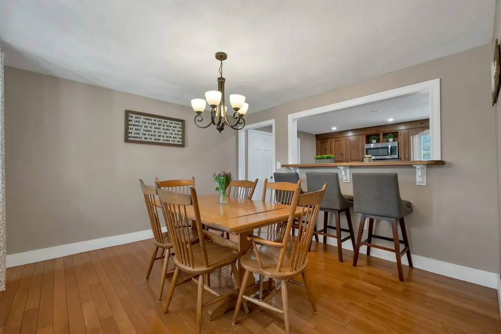 27 Cole Street Salem NH 03079