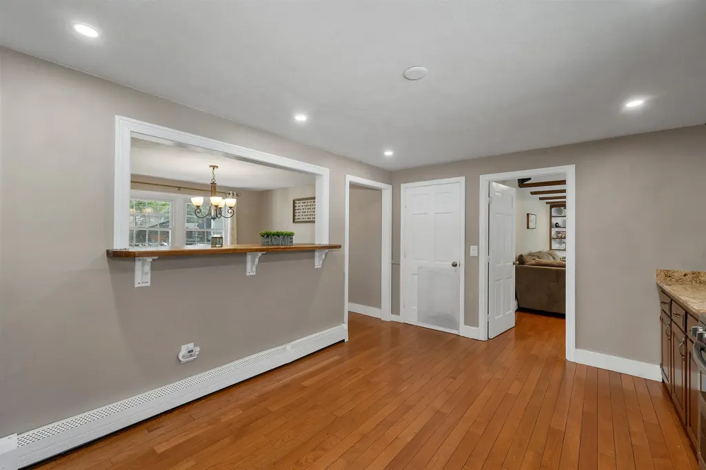 27 Cole Street Salem NH 03079