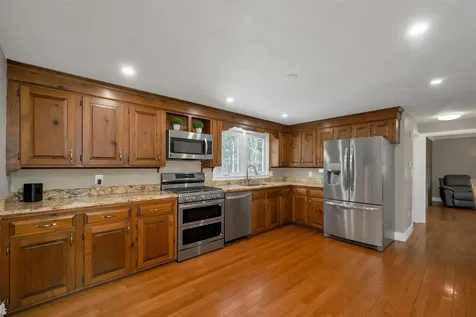 27 Cole Street Salem NH 03079