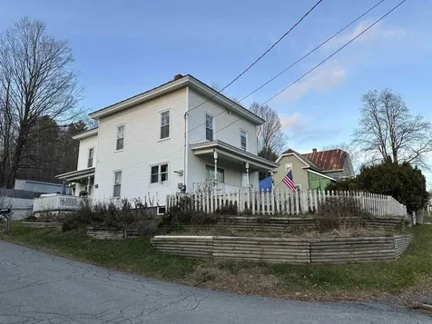 16 Howe Street Williamstown VT 05679