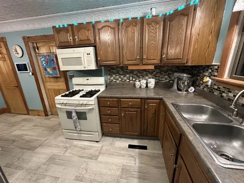 16 Howe Street Williamstown VT 05679