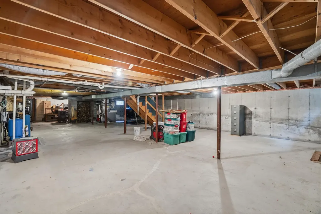 171 Crawley Falls Road Brentwood NH 03833