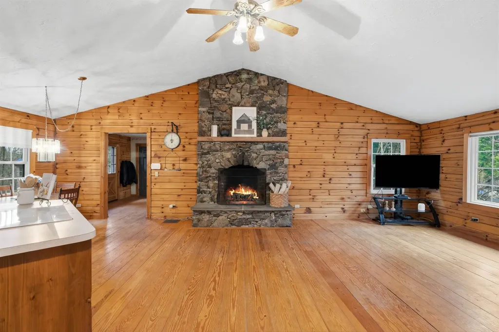 171 Crawley Falls Road Brentwood NH 03833